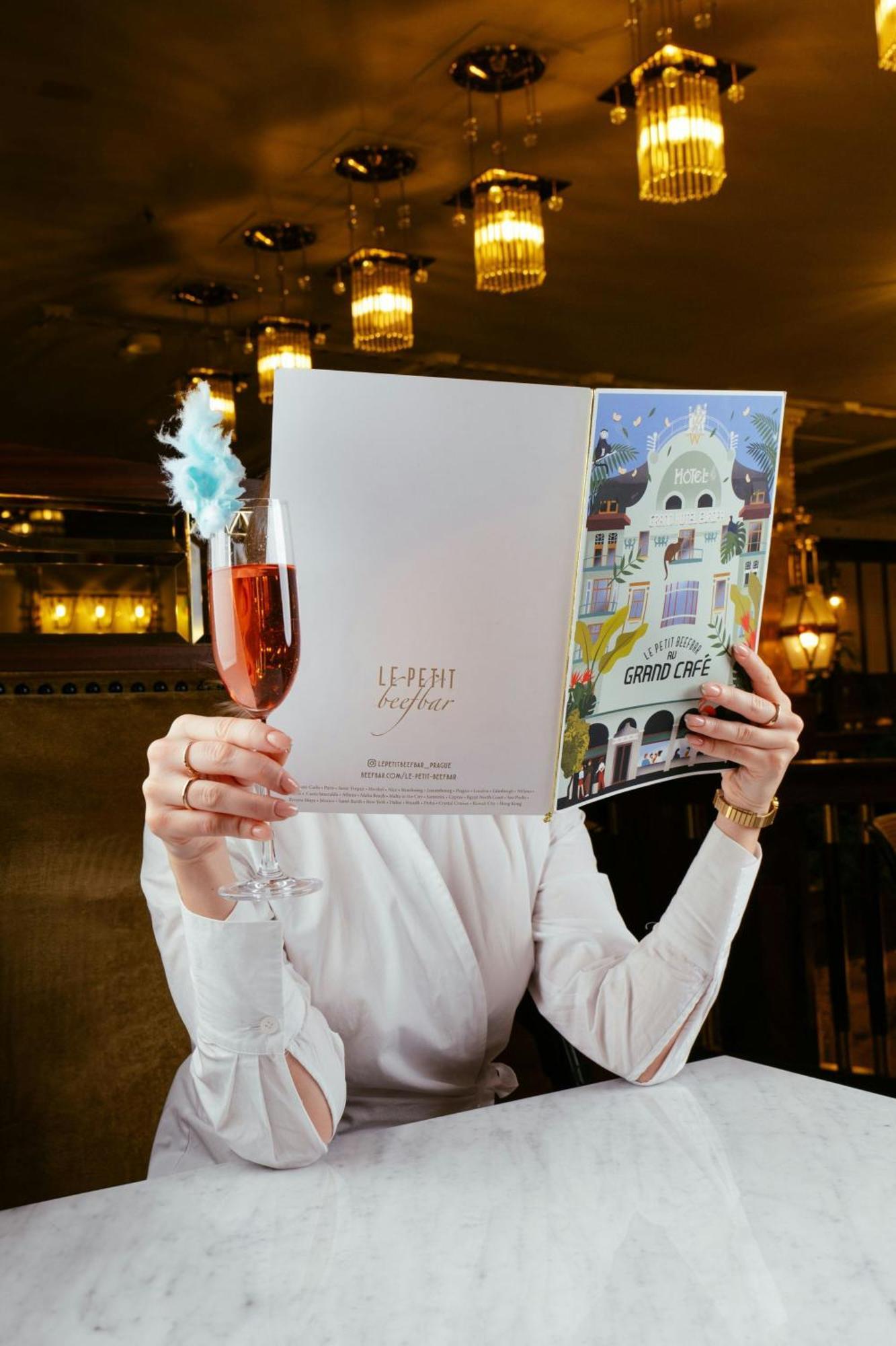 W Prague Hotel ภายนอก รูปภาพ