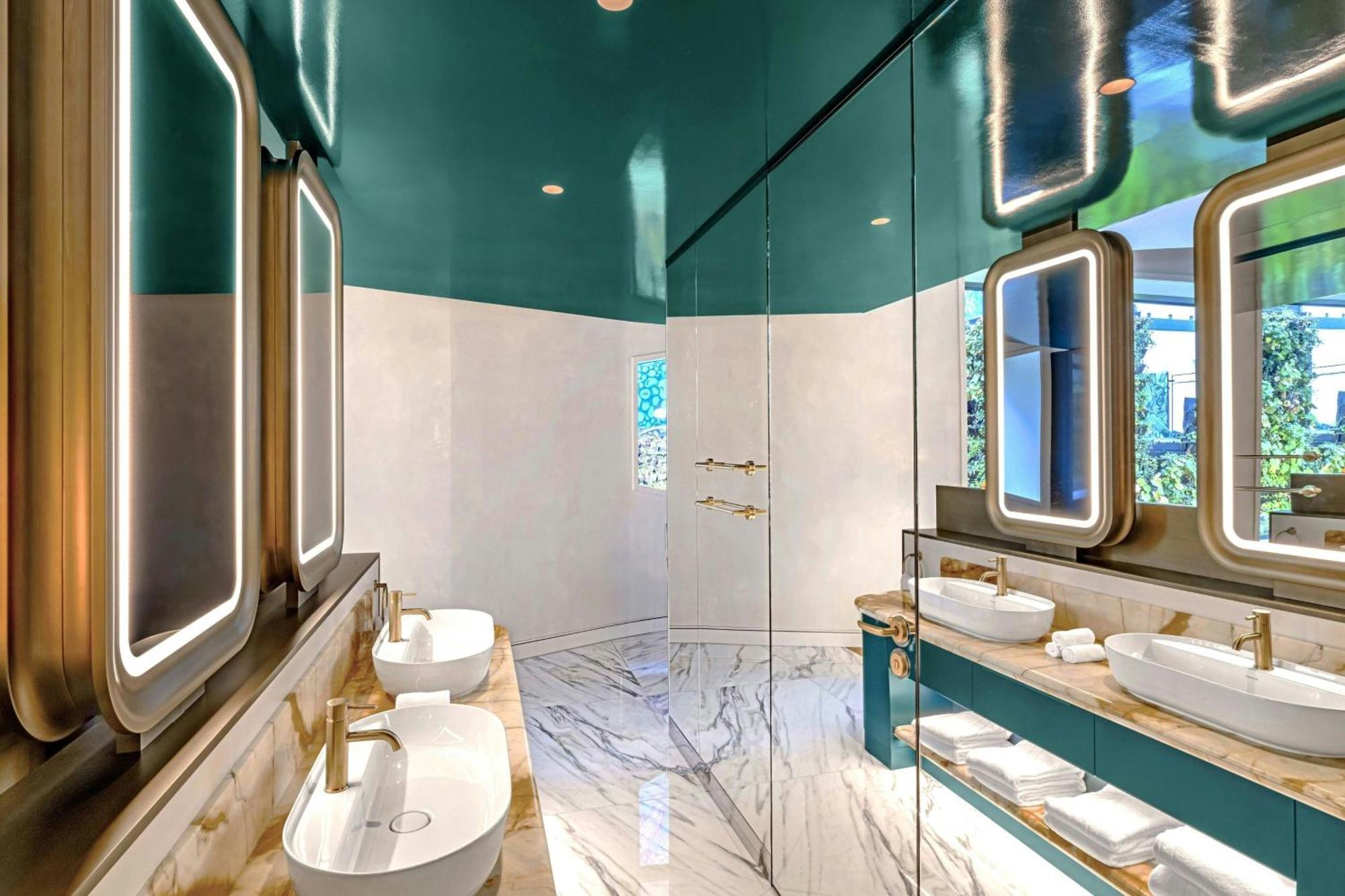 W Prague Hotel ภายนอก รูปภาพ